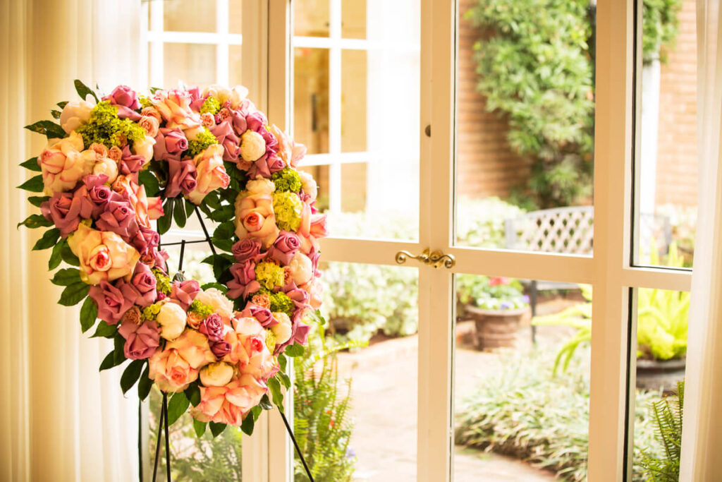 How to Select Sympathy Flowers Delivery Sydney for Loved Ones